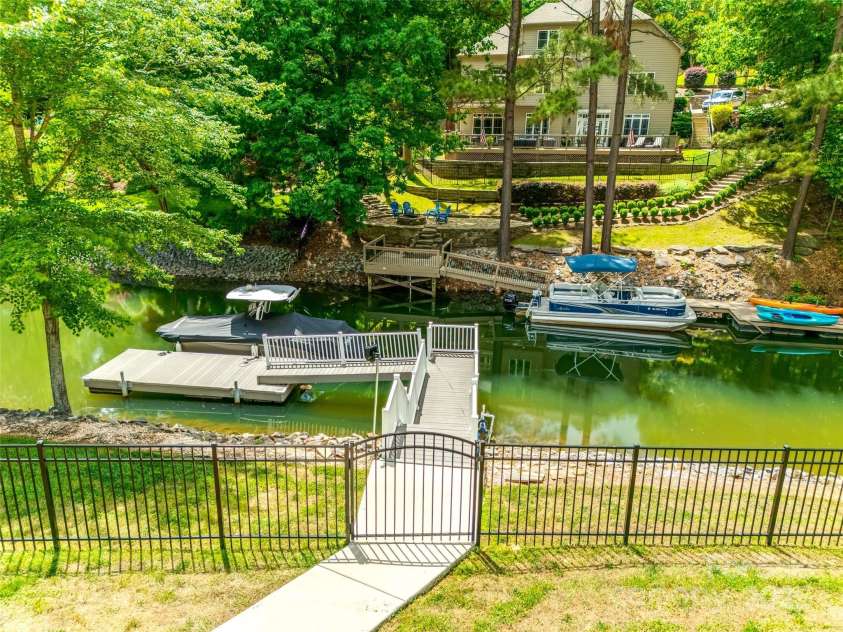184 Quiet Cove Road, Mooresville, NC 28117.  MLS# CAR4254667, YatesRealty ID 23145. 
