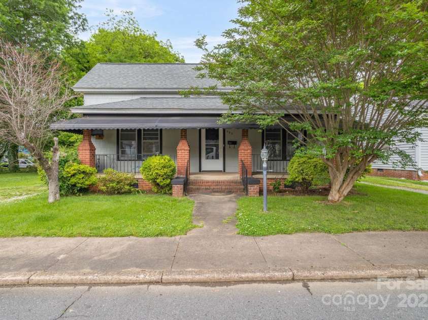 222 McCubbins Street, Salisbury, NC 28144.  MLS# CAR4264002, YatesRealty ID 23147. 