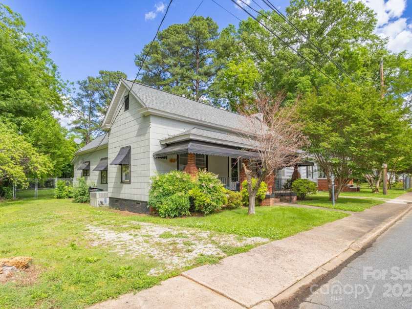 222 McCubbins Street, Salisbury, NC 28144.  MLS# CAR4264002, YatesRealty ID 23147. 