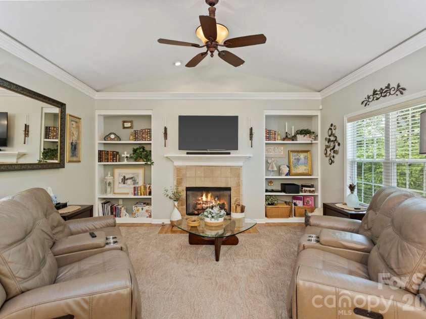 69 Old Pasture Way, Hendersonville, NC 28739.  MLS# CAR4380767, YatesRealty ID 23148. 