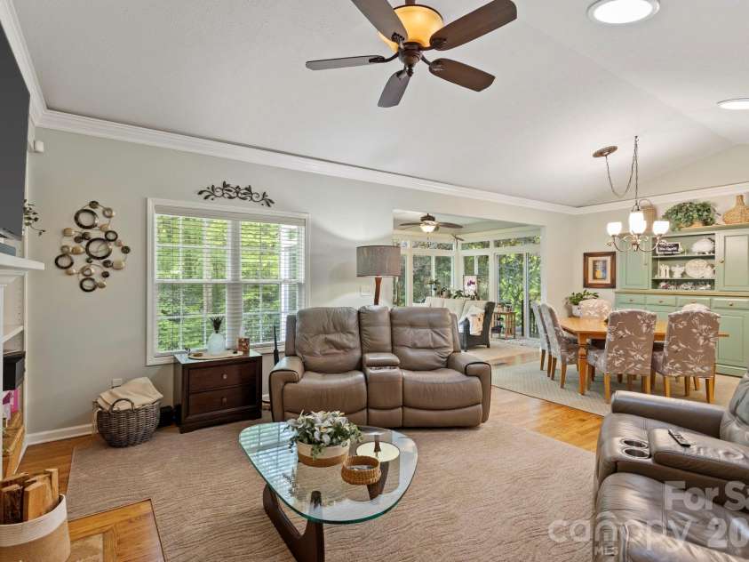 69 Old Pasture Way, Hendersonville, NC 28739.  MLS# CAR4380767, YatesRealty ID 23148. 