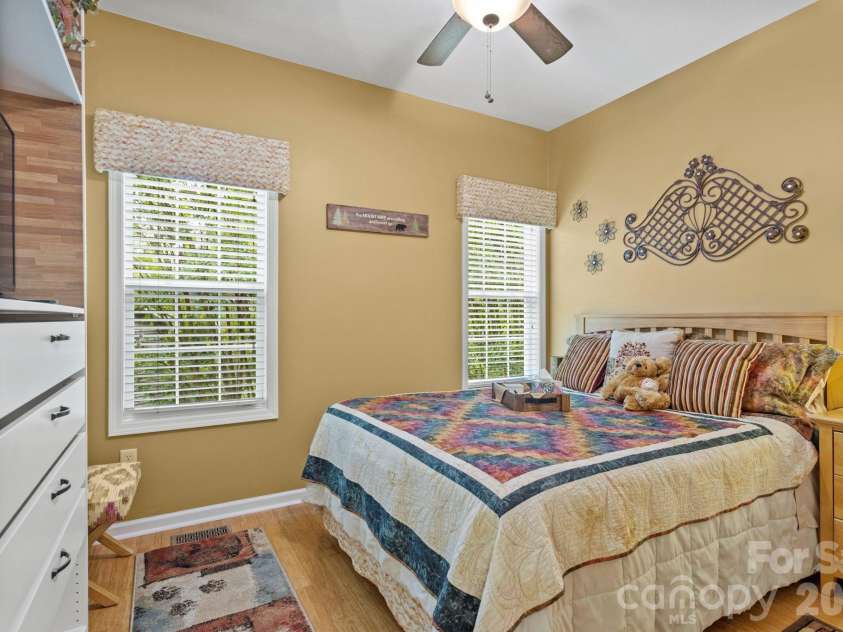 69 Old Pasture Way, Hendersonville, NC 28739.  MLS# CAR4380767, YatesRealty ID 23148. 