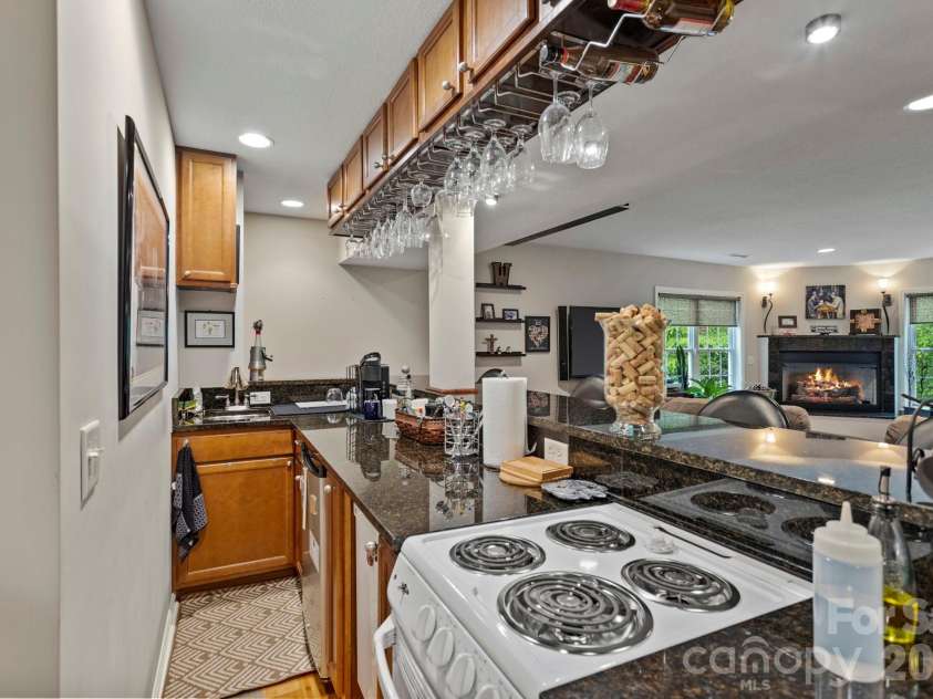 69 Old Pasture Way, Hendersonville, NC 28739.  MLS# CAR4380767, YatesRealty ID 23148. 