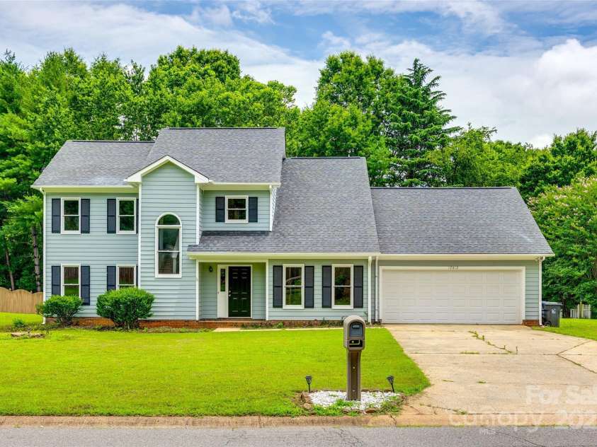 12812 Bradford Hill Lane, Huntersville, NC 28078.  MLS# CAR4271478, YatesRealty ID 23149. 