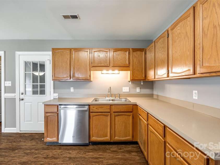 12812 Bradford Hill Lane, Huntersville, NC 28078.  MLS# CAR4271478, YatesRealty ID 23149. 
