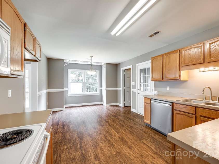 12812 Bradford Hill Lane, Huntersville, NC 28078.  MLS# CAR4271478, YatesRealty ID 23149. 