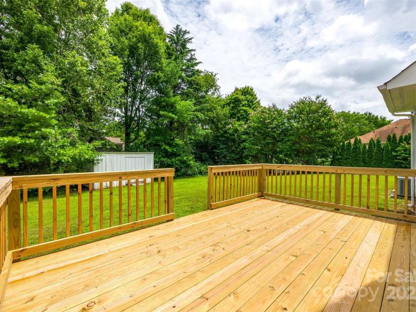 12812 Bradford Hill Lane, Huntersville, NC 28078.  MLS# CAR4271478, YatesRealty ID 23149. 