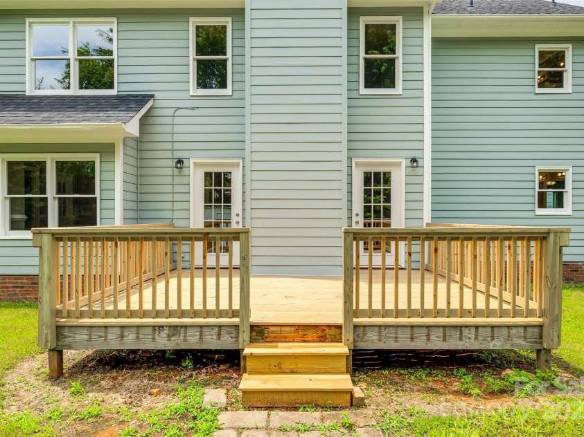 12812 Bradford Hill Lane, Huntersville, NC 28078.  MLS# CAR4271478, YatesRealty ID 23149. 