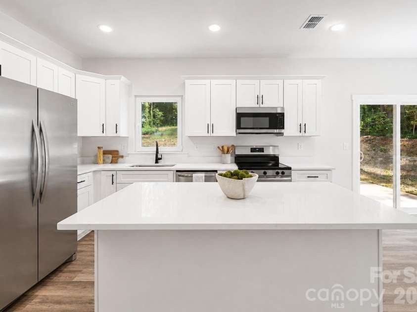4147 2nd Street, Hickory, NC 28601.  MLS# CAR4416601, YatesRealty ID 23149. 