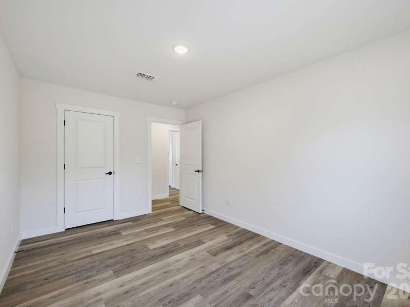 4147 2nd Street, Hickory, NC 28601.  MLS# CAR4416601, YatesRealty ID 23149. 
