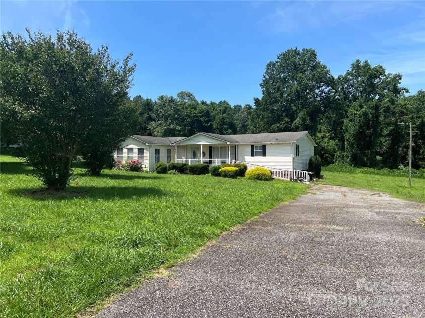 169 Meadow Creek Drive, Forest City, NC 28043.  MLS# CAR4252939, YatesRealty ID 23151. 