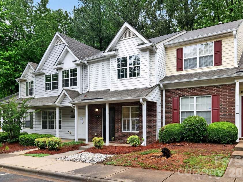 6762 Cypress Tree Lane, Charlotte, NC 28215.  MLS# CAR4379503, YatesRealty ID 23151. 