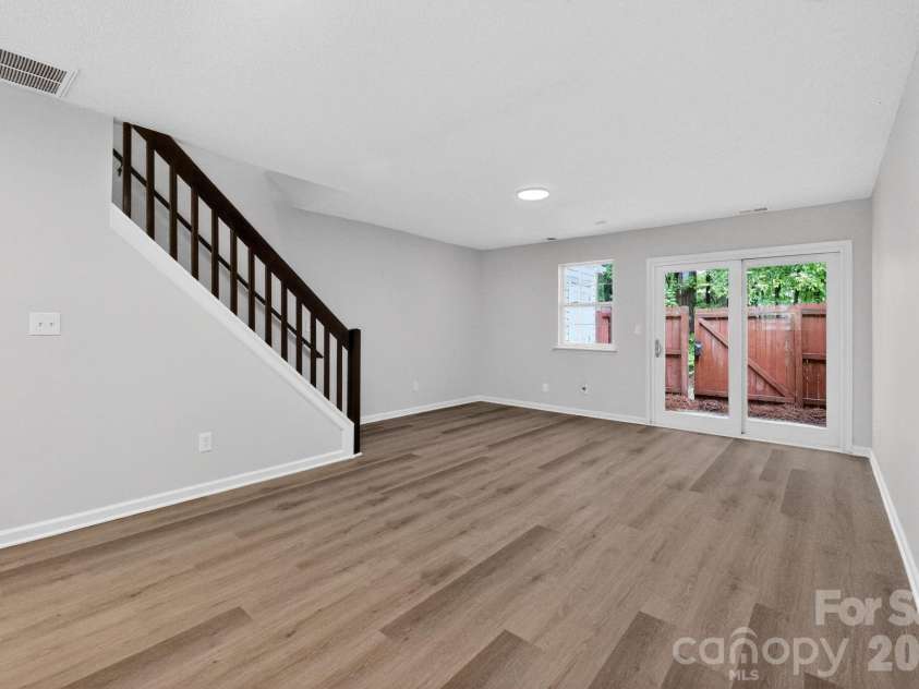 6762 Cypress Tree Lane, Charlotte, NC 28215.  MLS# CAR4379503, YatesRealty ID 23151. 