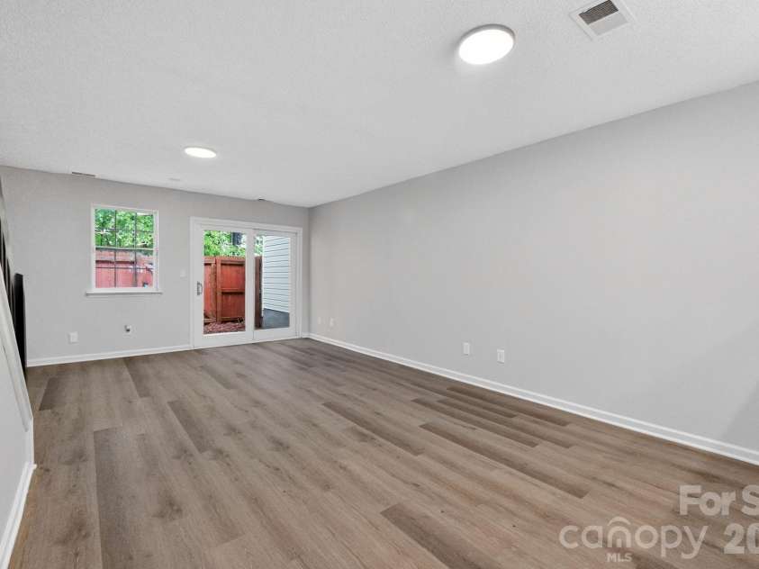 6762 Cypress Tree Lane, Charlotte, NC 28215.  MLS# CAR4379503, YatesRealty ID 23151. 