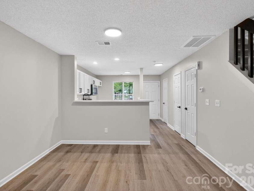 6762 Cypress Tree Lane, Charlotte, NC 28215.  MLS# CAR4379503, YatesRealty ID 23151. 