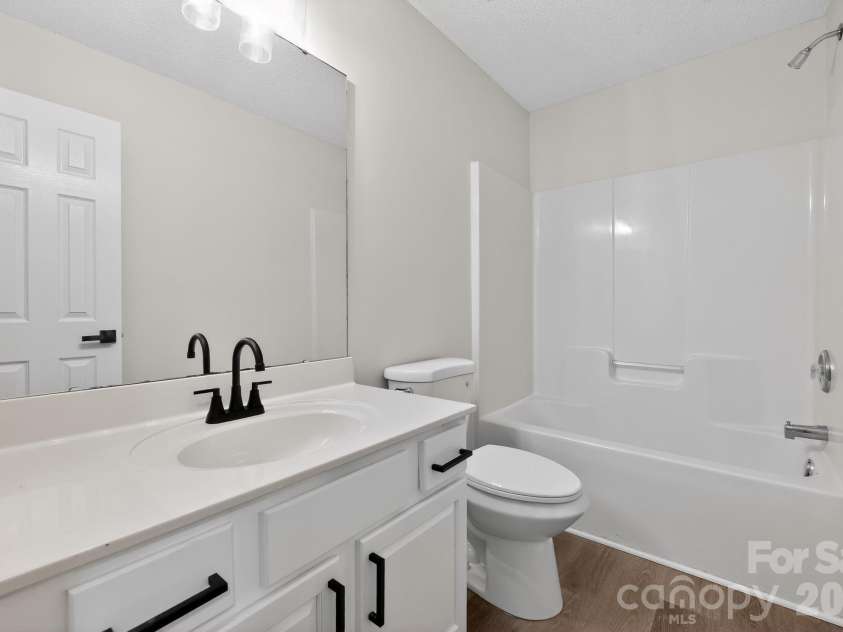 6762 Cypress Tree Lane, Charlotte, NC 28215.  MLS# CAR4379503, YatesRealty ID 23151. 