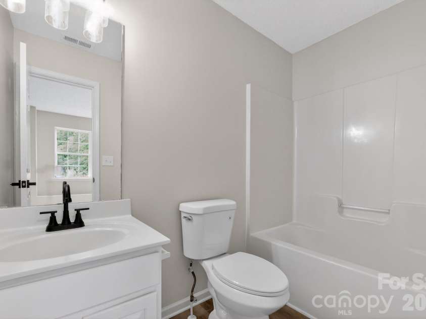 6762 Cypress Tree Lane, Charlotte, NC 28215.  MLS# CAR4379503, YatesRealty ID 23151. 