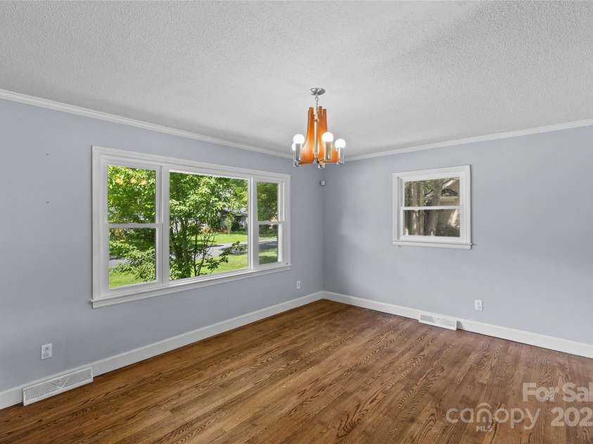2000 Townsend Avenue, Charlotte, NC 28205.  MLS# CAR4269997, YatesRealty ID 23154. 