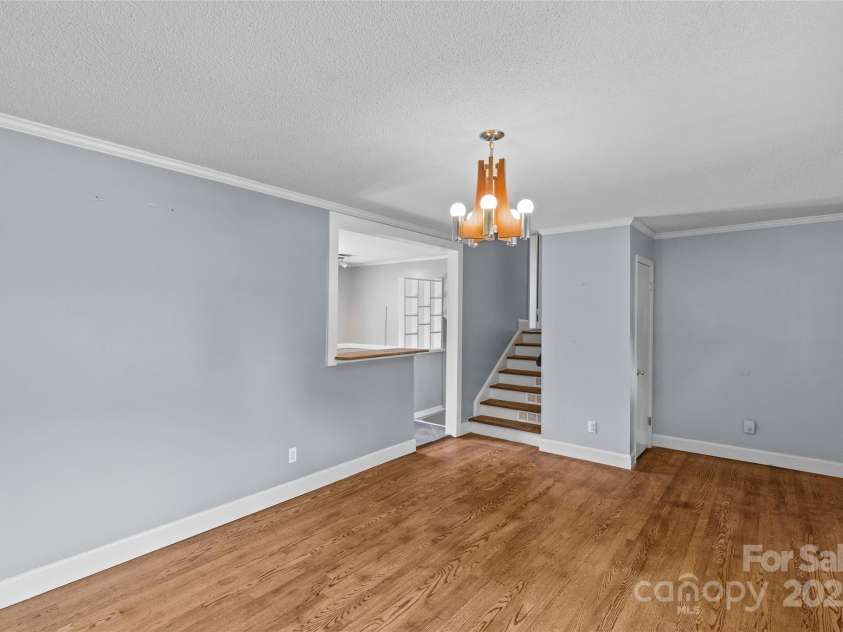 2000 Townsend Avenue, Charlotte, NC 28205.  MLS# CAR4269997, YatesRealty ID 23154. 