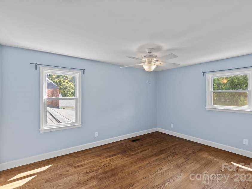 2000 Townsend Avenue, Charlotte, NC 28205.  MLS# CAR4269997, YatesRealty ID 23154. 
