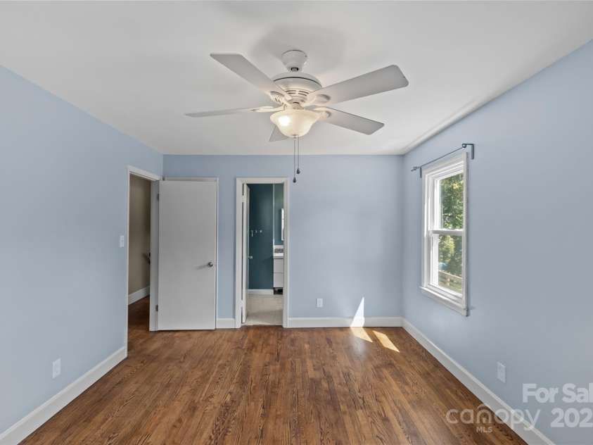 2000 Townsend Avenue, Charlotte, NC 28205.  MLS# CAR4269997, YatesRealty ID 23154. 