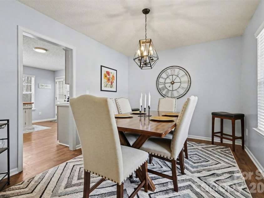 6323 Pine Hollow Drive, Charlotte, NC 28212.  MLS# CAR4343798, YatesRealty ID 23154. 