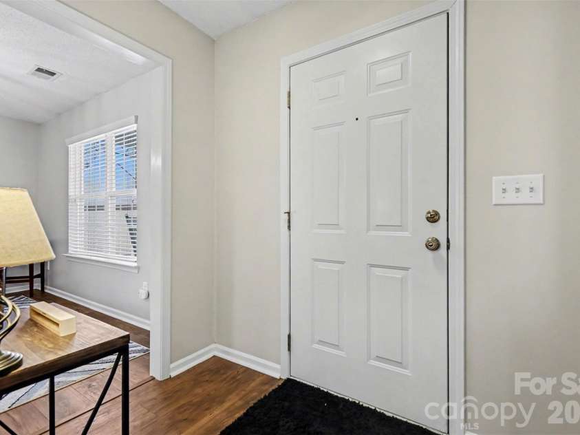 6323 Pine Hollow Drive, Charlotte, NC 28212.  MLS# CAR4402836, YatesRealty ID 23154. 