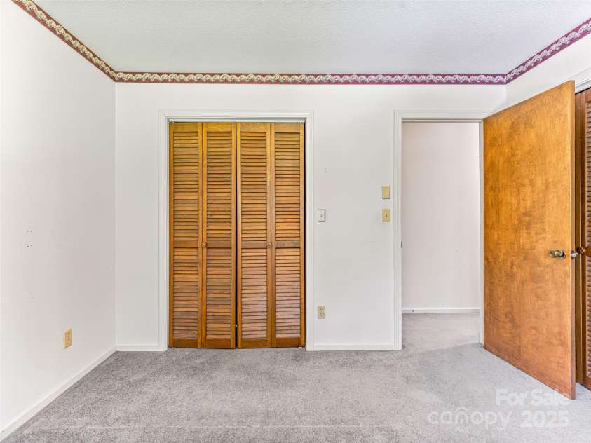 167 Evergreen Hill Drive, Etowah, NC 28729.  MLS# CAR4302839, YatesRealty ID 23155. 