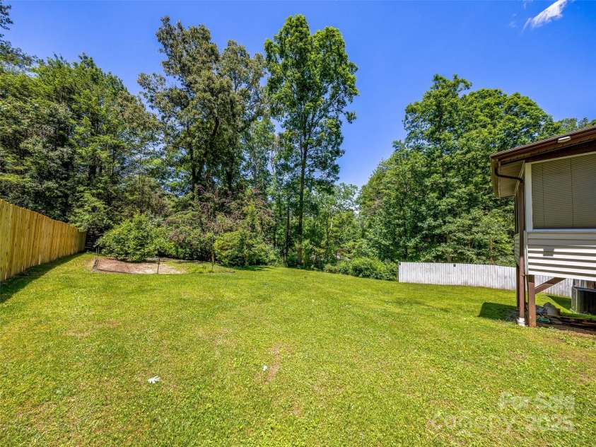 167 Evergreen Hill Drive, Etowah, NC 28729.  MLS# CAR4302839, YatesRealty ID 23155. 