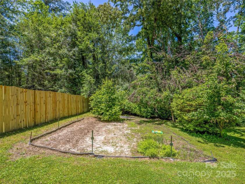 167 Evergreen Hill Drive, Etowah, NC 28729.  MLS# CAR4302839, YatesRealty ID 23155. 