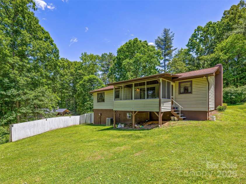 167 Evergreen Hill Drive, Etowah, NC 28729.  MLS# CAR4302839, YatesRealty ID 23155. 