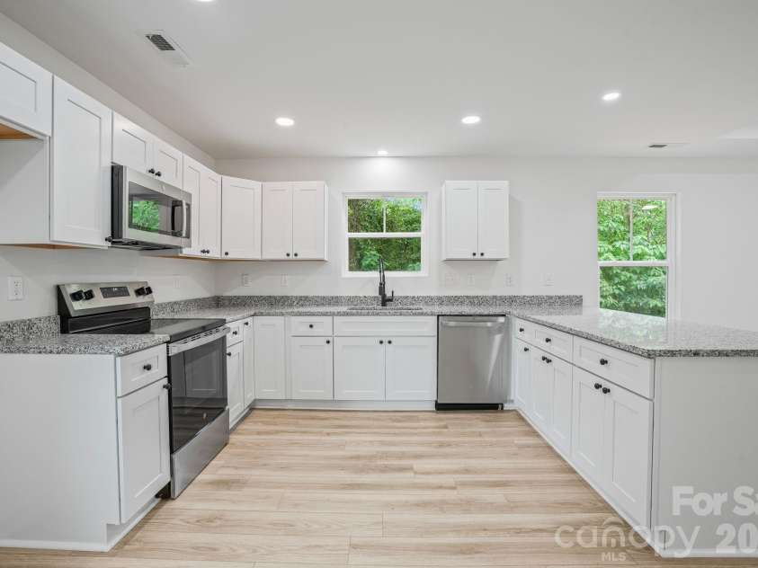 1300 Rainbow Drive, Shelby, NC 28152.  MLS# CAR4381591, YatesRealty ID 23156. 