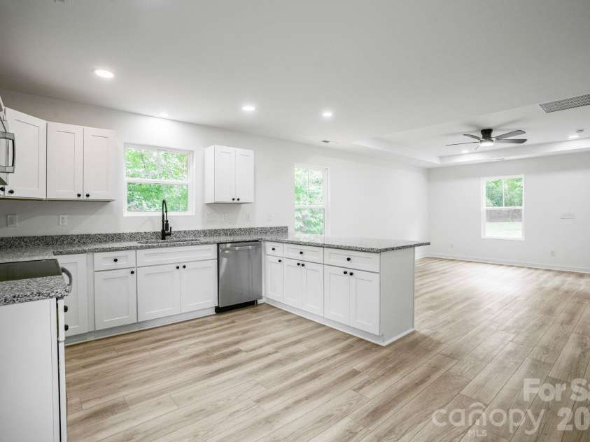 1300 Rainbow Drive, Shelby, NC 28152.  MLS# CAR4381591, YatesRealty ID 23156. 