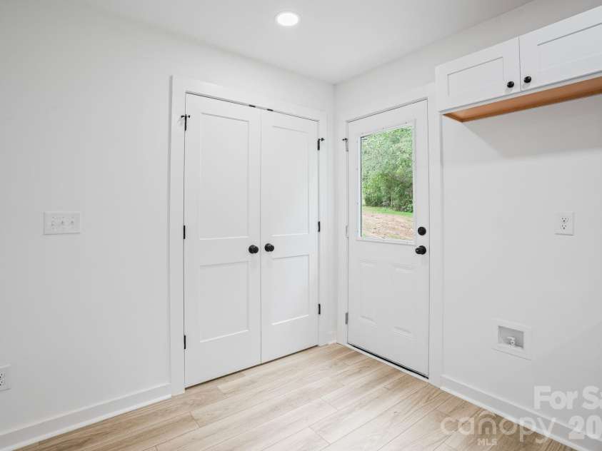 1300 Rainbow Drive, Shelby, NC 28152.  MLS# CAR4381591, YatesRealty ID 23156. 