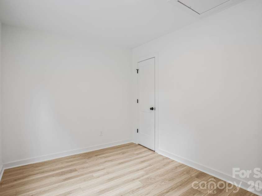 1300 Rainbow Drive, Shelby, NC 28152.  MLS# CAR4381591, YatesRealty ID 23156. 