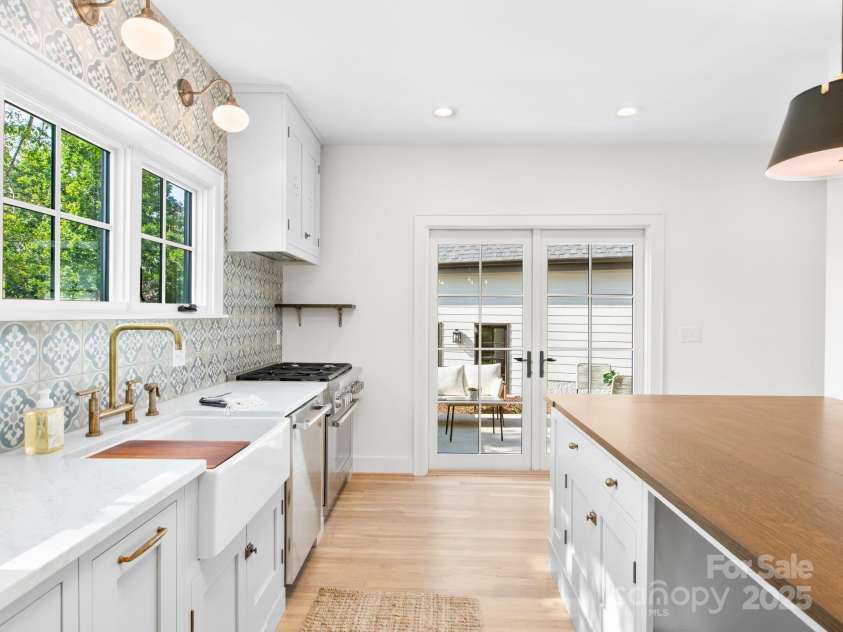 18 Normandy Road, Asheville, NC 28803.  MLS# CAR4272527, YatesRealty ID 23158. 