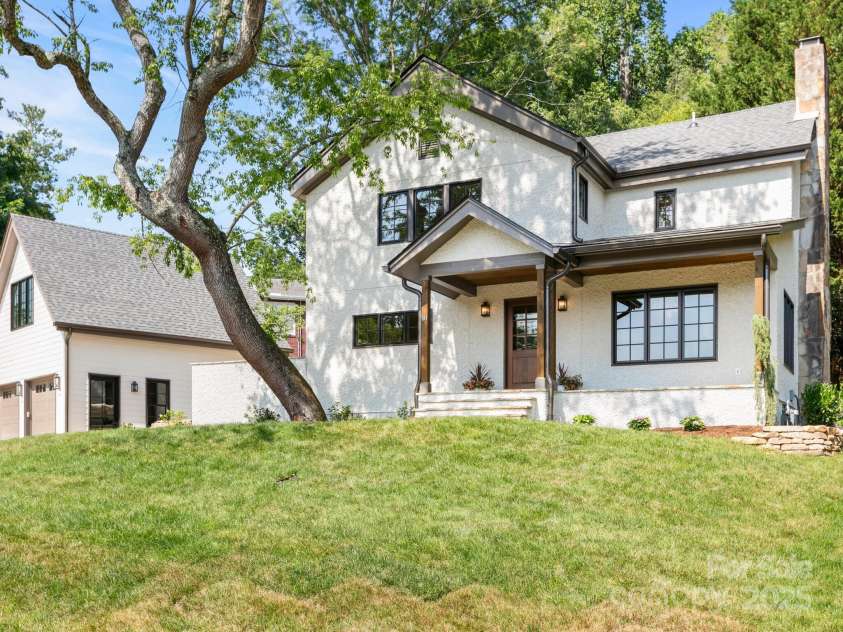 18 Normandy Road, Asheville, NC 28803.  MLS# CAR4272527, YatesRealty ID 23158. Welcome to 18 Normandy Rd
