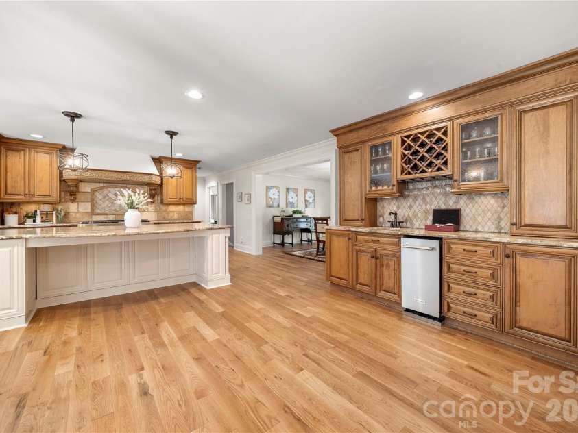 4531 Montibello Drive, Charlotte, NC 28226.  MLS# CAR4381155, YatesRealty ID 23159. 