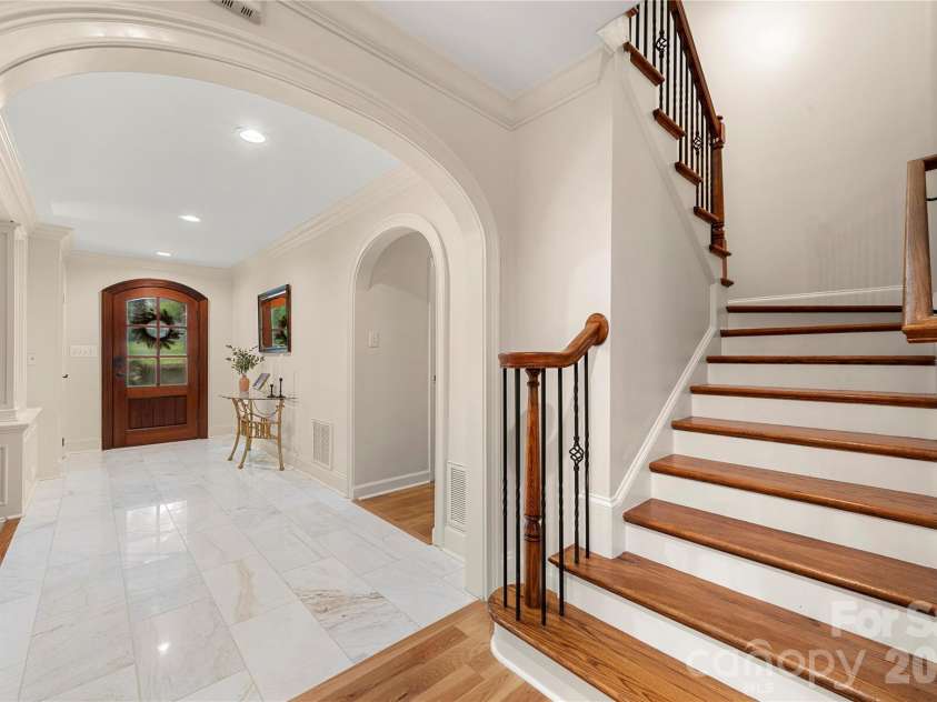 4531 Montibello Drive, Charlotte, NC 28226.  MLS# CAR4381155, YatesRealty ID 23159. 