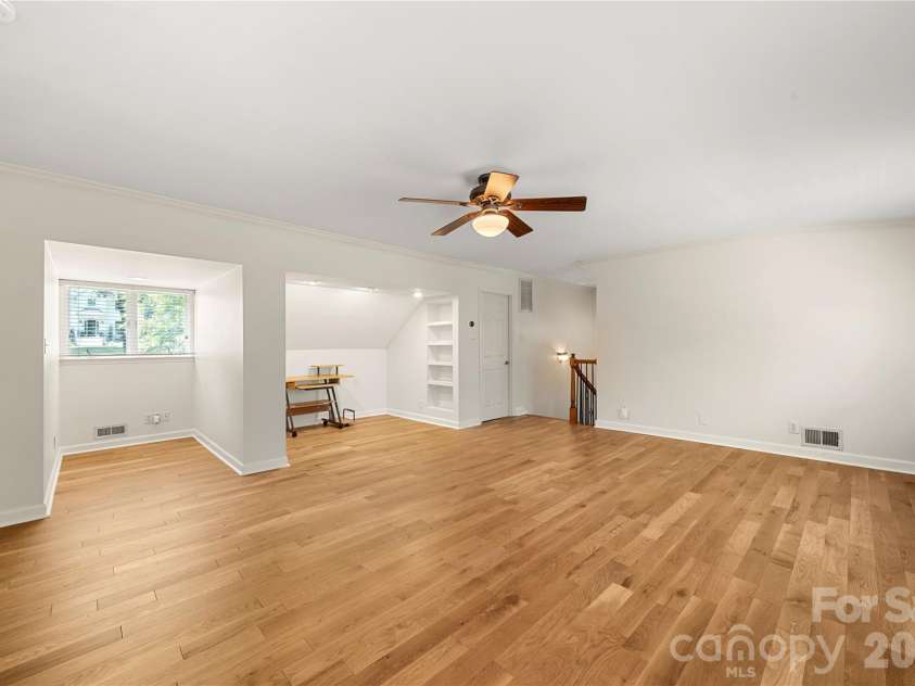 4531 Montibello Drive, Charlotte, NC 28226.  MLS# CAR4381155, YatesRealty ID 23159. 