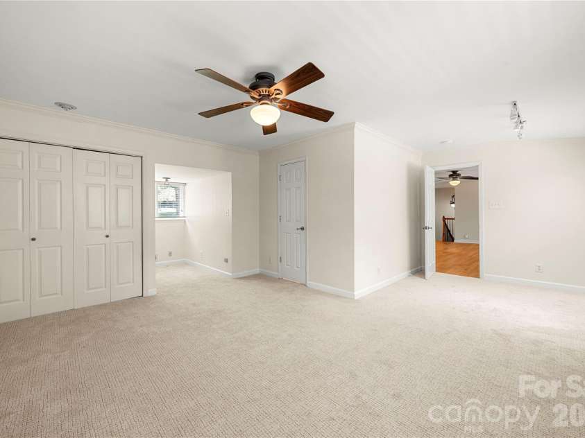 4531 Montibello Drive, Charlotte, NC 28226.  MLS# CAR4381155, YatesRealty ID 23159. 