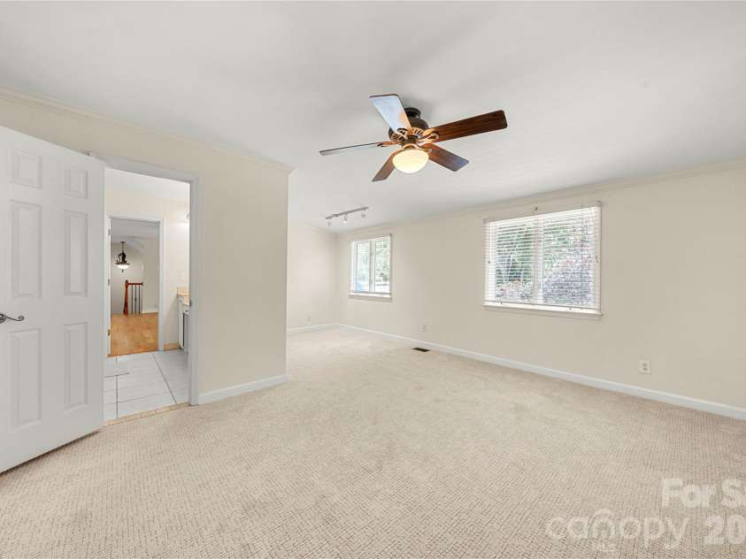 4531 Montibello Drive, Charlotte, NC 28226.  MLS# CAR4381155, YatesRealty ID 23159. 