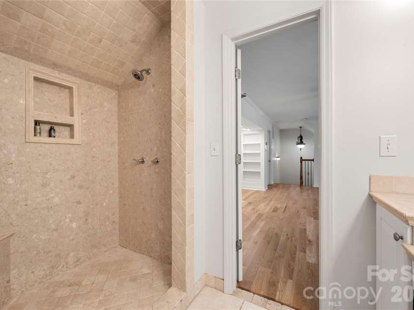 4531 Montibello Drive, Charlotte, NC 28226.  MLS# CAR4381155, YatesRealty ID 23159. 