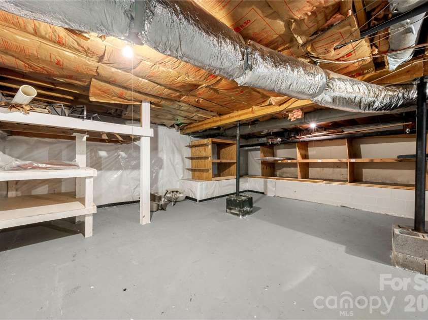 4531 Montibello Drive, Charlotte, NC 28226.  MLS# CAR4381155, YatesRealty ID 23159. 