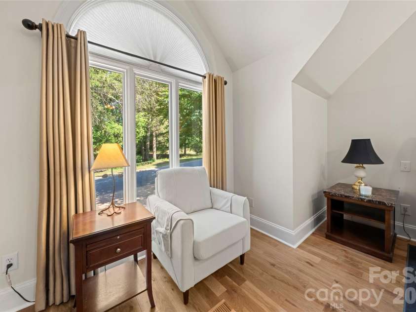 4531 Montibello Drive, Charlotte, NC 28226.  MLS# CAR4381155, YatesRealty ID 23159. 