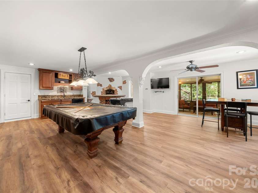 4531 Montibello Drive, Charlotte, NC 28226.  MLS# CAR4381155, YatesRealty ID 23159. Fully finished basement