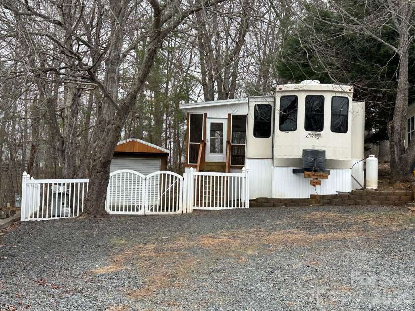 112 Sparrow Lane, New London, NC 28127.  MLS# CAR4335850, YatesRealty ID 2316. 