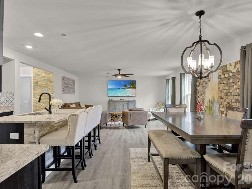 865 Old Linwood Road, Lexington, NC 27292.  MLS# CAR4340642, YatesRealty ID 2316. Dining Area - view 4