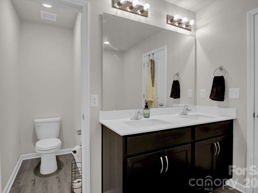 865 Old Linwood Road, Lexington, NC 27292.  MLS# CAR4340642, YatesRealty ID 2316. Primary Bathroom - view 3
