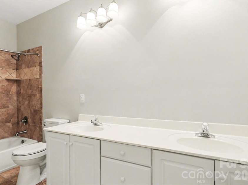 120 Wildiris Drive, Mooresville, NC 28117.  MLS# CAR4366564, YatesRealty ID 23161. 